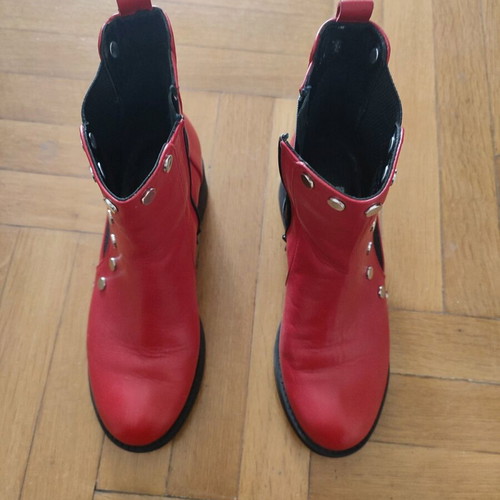 Boots like new, red, size 37