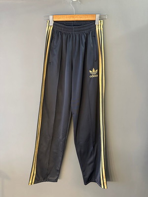 Adidas сиво долнище употребявано с размер L