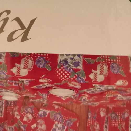 Kitchen set new, 12 pieces, red background with blue