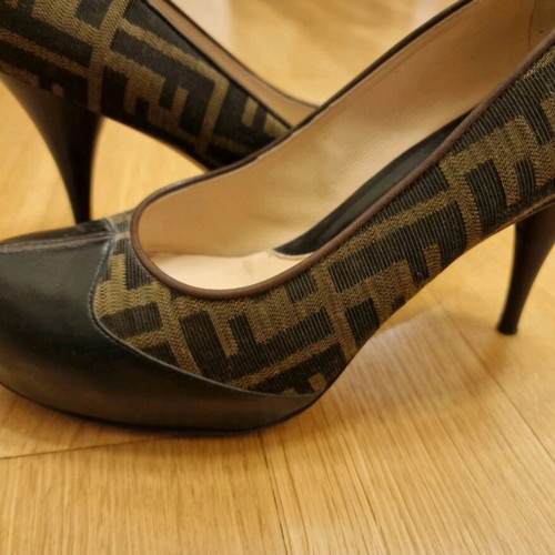 Fendi leather brown pumps used, size 39