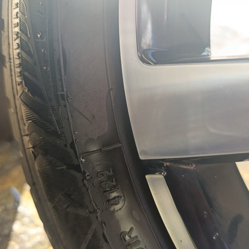 Volkswagen Polo Highline genuine wheel tires like new