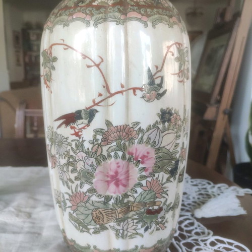 Chinese vase used with lid, height 38 cm, diameter 16 cm
