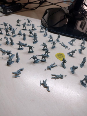 Plastic military miniatures used, World War II, pack of 50
