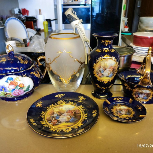 Porcelain vases and decorative set hand-painted with glass vases and gilded decoration new