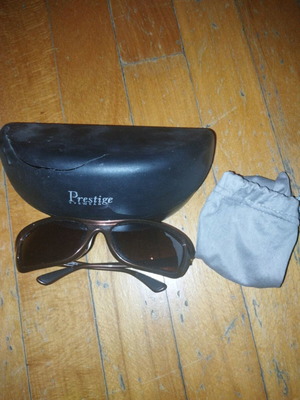 Prestige kids sunglasses like new