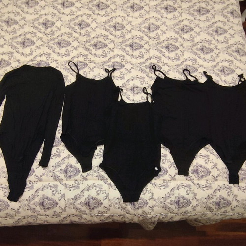 Black cotton bodysuits size M like new, pack of 5 pieces