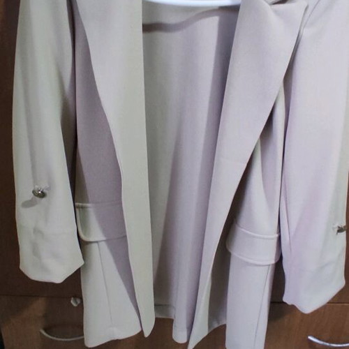 Secret spring summer jacket size M like new beige
