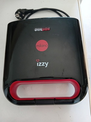 Izzy Milano EL-225A sandwich maker used with plate wear