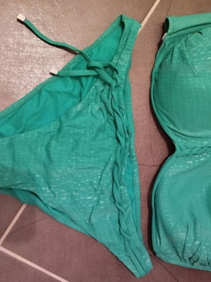 Luna swimsuit set 85D XL green, like new, snake fabric
