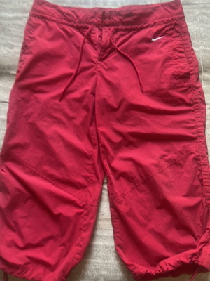 Nike καπρι παντελόνι small, σαν καινούργιο, κόκκινο καρπουζί χρώμα
