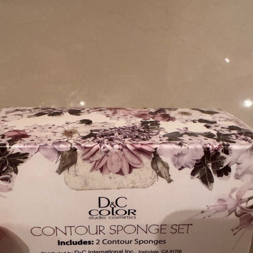 Contour sponge set D&C Color Studio cosmetics new, sealed with 2 sponges