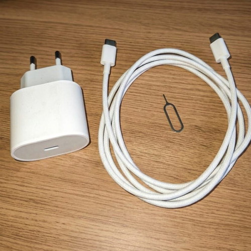 20W Charger with USB-C to USB-C Cable 1m like new
