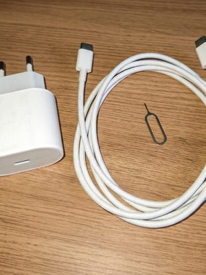20W Charger with USB-C to USB-C Cable 1m like new