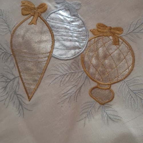 Christmas table linens new, set of 2 with gold and silver decoration