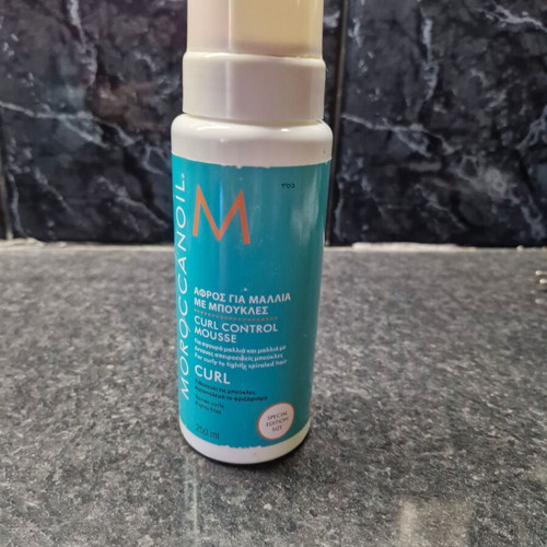 Morrocan oil mousse for very curly hair used