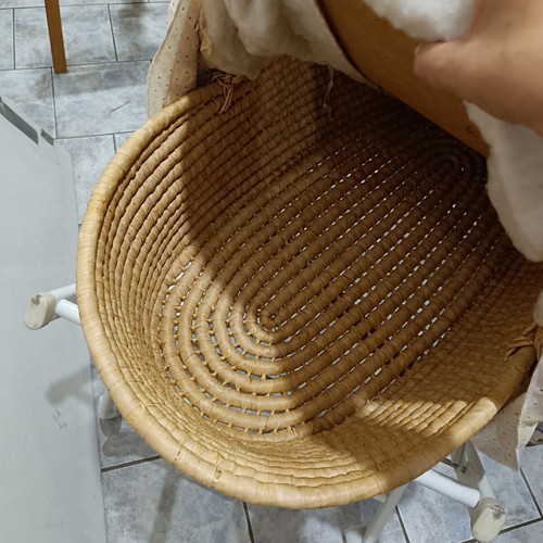 Baby bassinet with mattress and base, like new, straw
