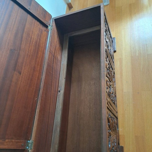 Chest old solid wood like new