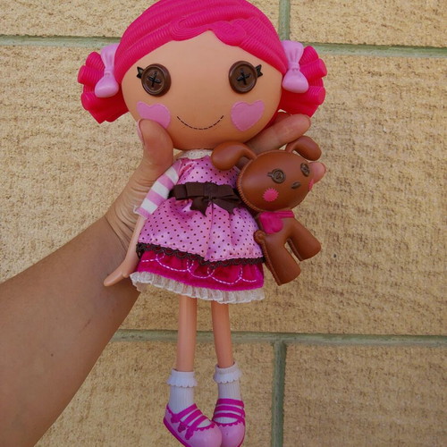 Lalaloopsy Toffee Cocoa Cuddles κούκλα 33εκ. με σοκολατένιο σκυλάκι
