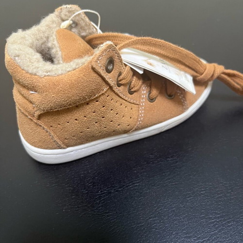 Zara suede baby boots new tan with fur inside size 21