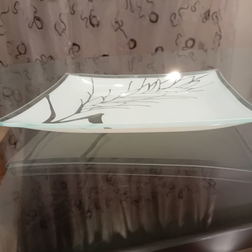 Decorative square glass platter like new, Riverside Design Group