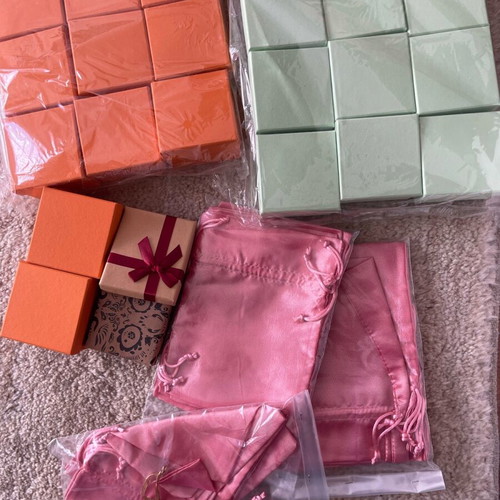 Boxes and pouches packaging new