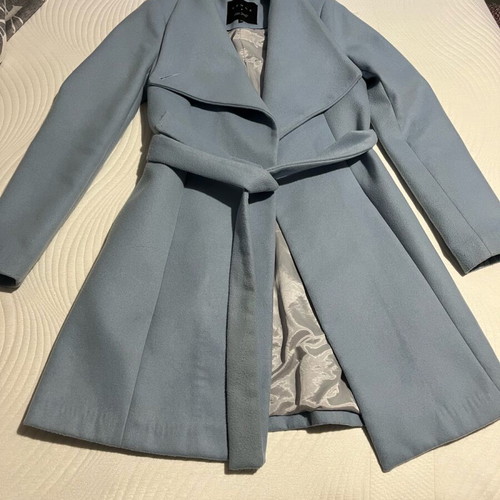 Lynne coat size small, like new, baby blue