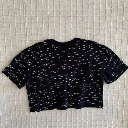 Nike T-shirt XS used with red marks on neck and label, black and white