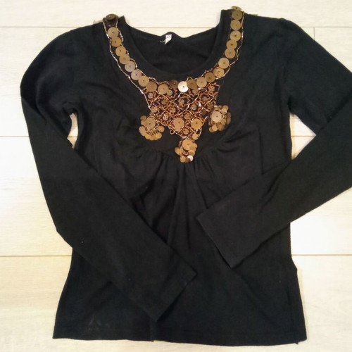 Indian black long-sleeve top like new with embroidery