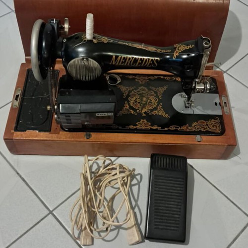 Mercedes sewing machine used with pedal and motor