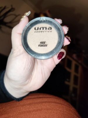 Uma cosmetics face powder 01-light like new