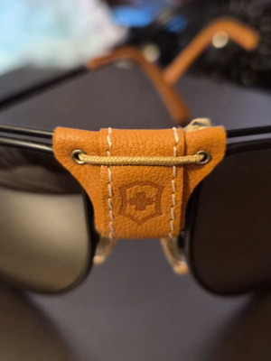 Swiss Army Brand Aviator Sunglasses new, leather vintage with case and spare parts