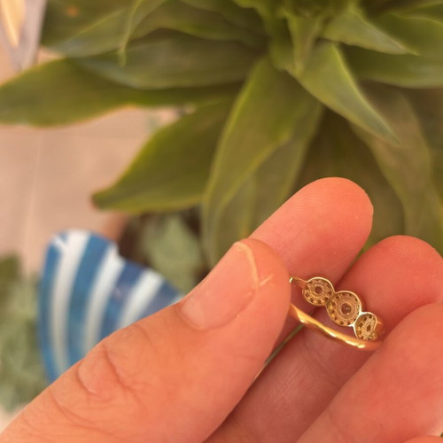 Gold ring with rosettes 9 carat, new, size 57