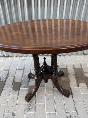 Antique table from 1920 like new