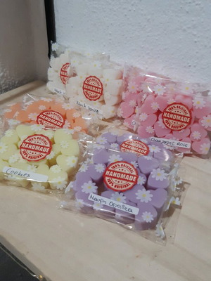 Hearts wax melts like new, handmade coconut wax, pack of 15