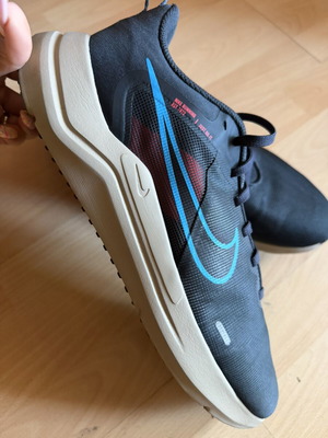 Nike Downshifter 12 men's running shoes like new, size 47.5, blue