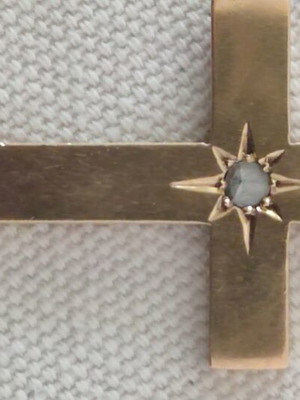 Gold cross 18k like new