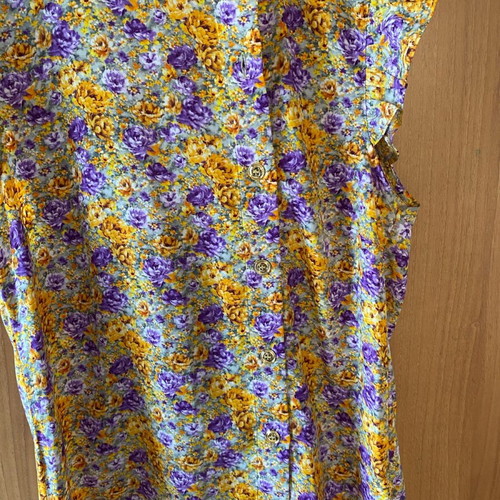 Regalinas floral shirt new, size M, multicolor