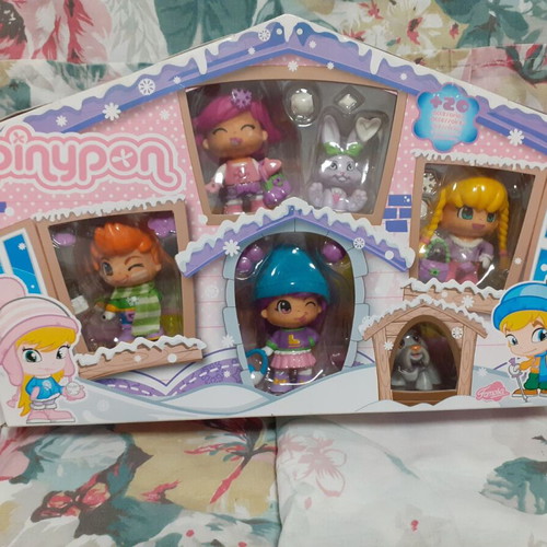Piny Pon Famosa new from bookstore closing
