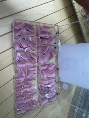 Gelly tips dual form and extra tips like new, all together