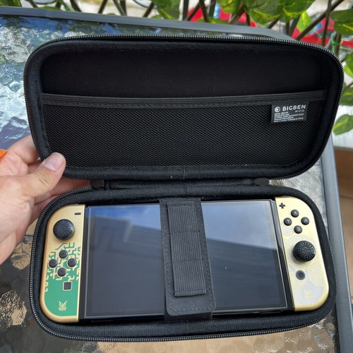Nintendo Switch OLED Zelda Edition modded with 512GB and Zelda Joy-Cons like new
