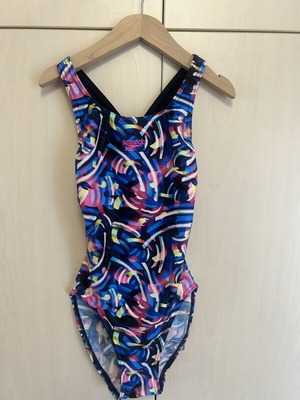 Speedo girls' colorful athletic swimsuit like new, age 7-8