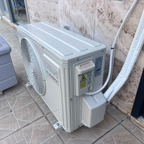Air Conditioning Omnys R32 DC Inverter 9000 BTU like new