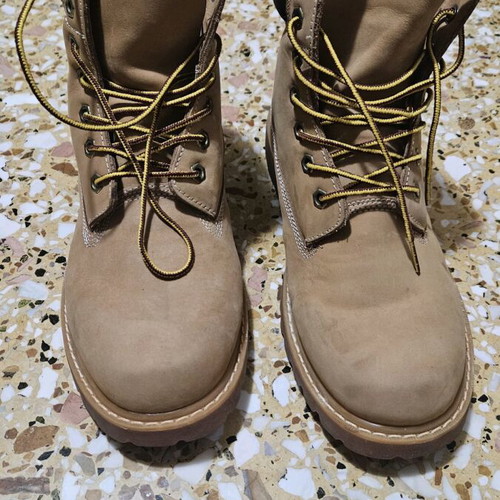 Men's boots style Timberland size 44 like new, beige