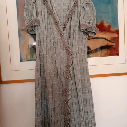 Handmade vintage dress with shoulder pads and glitter like new, size M