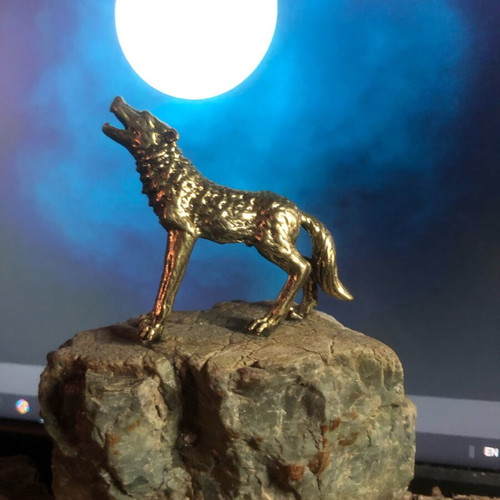 Bronze miniature wolf decoration new with natural stone