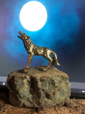 Bronze miniature wolf decoration new with natural stone