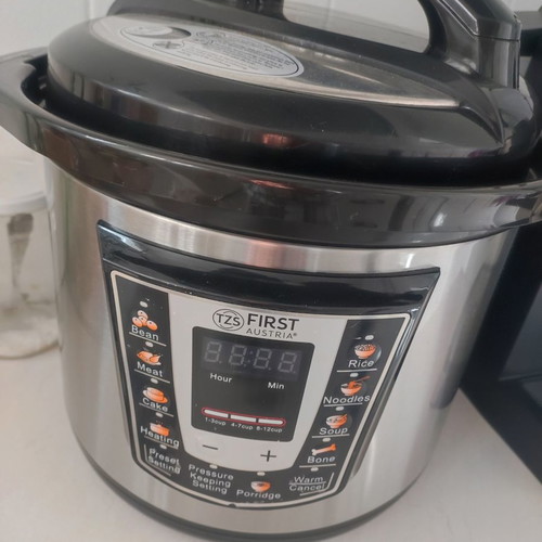 First Austria FA-5130 multicooker 6 L 1000 W used, inox