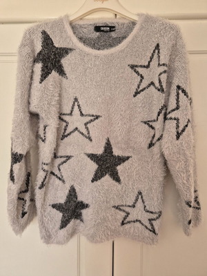 Colosseum gray pullover with stars like new