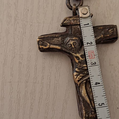Cross pendant with octagonal chain, Artekko