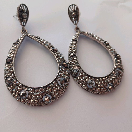 Formal earrings like new with stones, teardrop design 8.5 cm